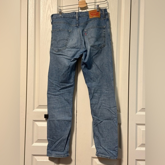 Levi’s 502 Light Wash Jeans - Picture 2 of 3